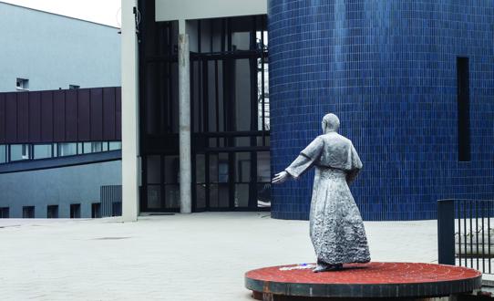 Postament za skulpturu kardinala Kuharića, Zagreb, Utrine