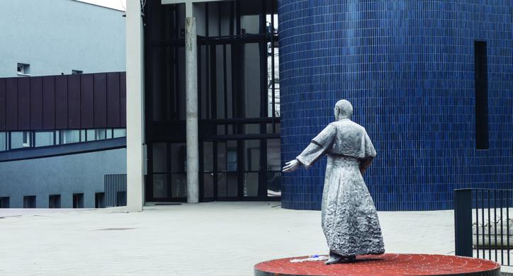 Postament za skulpturu kardinala Kuharića, Zagreb, Utrine