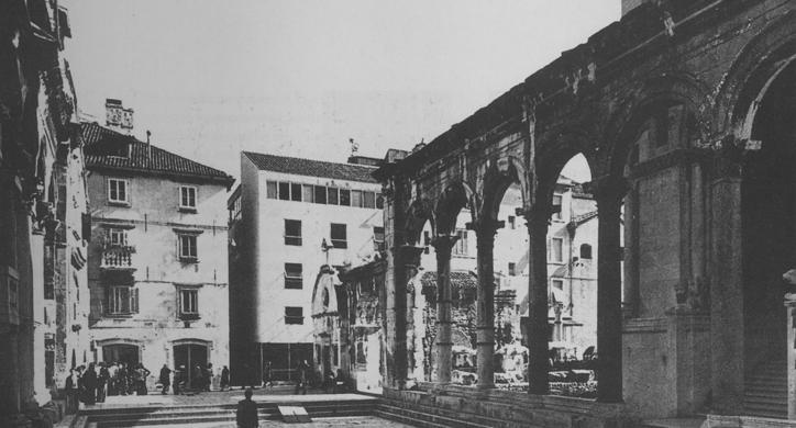 Poslovno-stambena zgrada na Peristilu