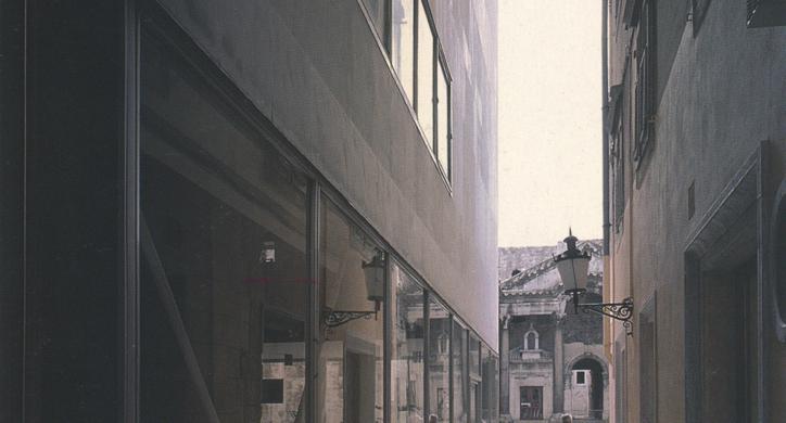 Poslovno-stambena zgrada na Peristilu