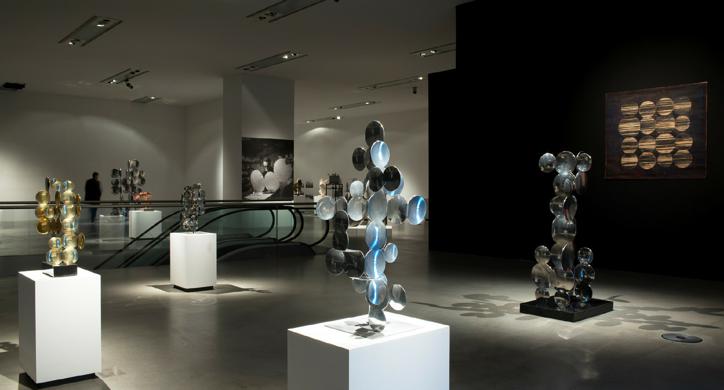 Svjetlonosne forme - likovni postav izložbe