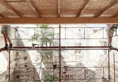 Radovi u tijeku 2: Kuća u Dolu / maketa 1:1 / Hana Mohar i Frane Stančić