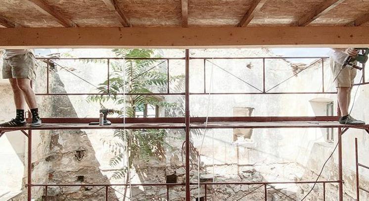 Radovi u tijeku 2: Kuća u Dolu / maketa 1:1 / Hana Mohar i Frane Stančić